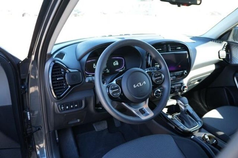Used 2025 Kia Soul SImage 10