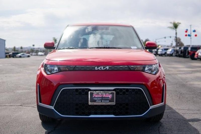 Used 2023 Kia Soul LXImage 2