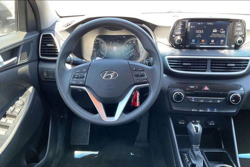 Used 2021 Hyundai Tucson SEImage 4