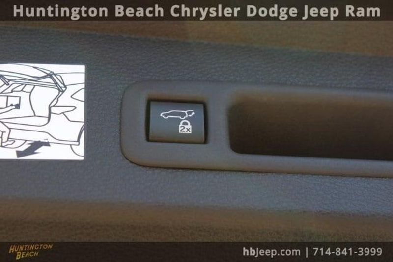 2023 Toyota Sienna LimitedImage 53