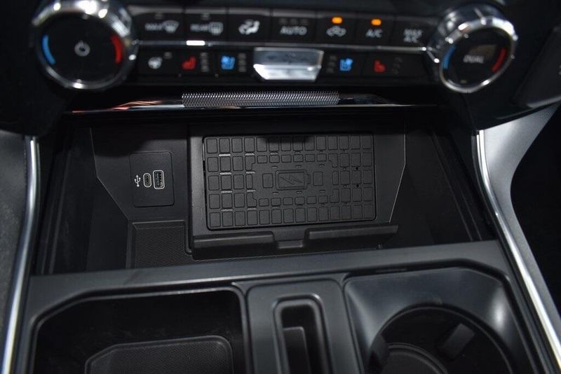 2025 Ford F-150 PlatinumImage 26