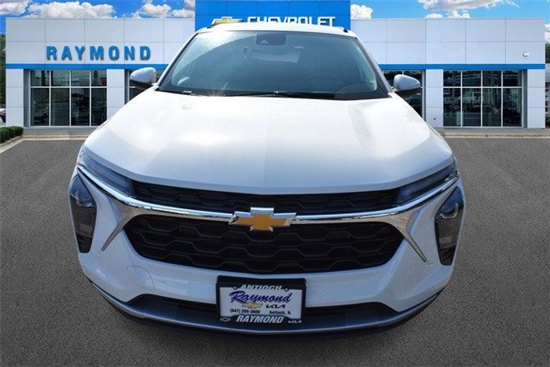 2025 Chevrolet Trax LTImage 10