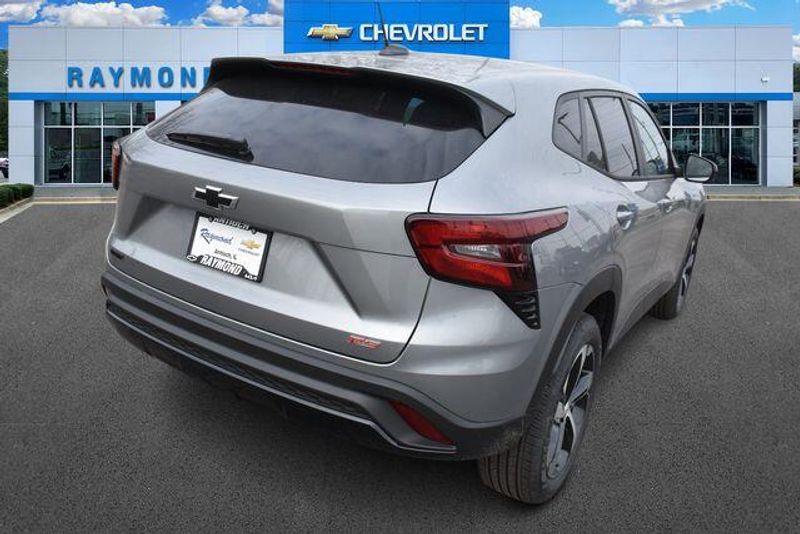 New 2026 Chevrolet Trax 1RSImage 4