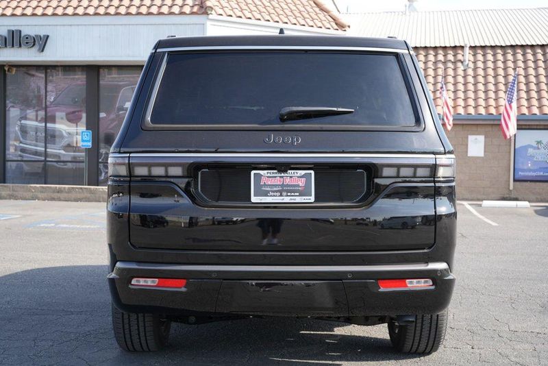 2026 Jeep Grand Wagoneer Image 6