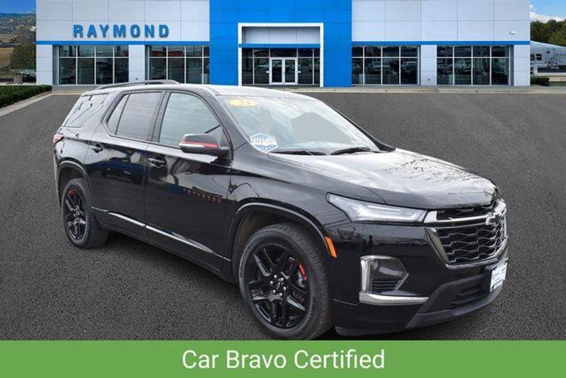 Used 2023 Chevrolet Traverse PremierImage 1