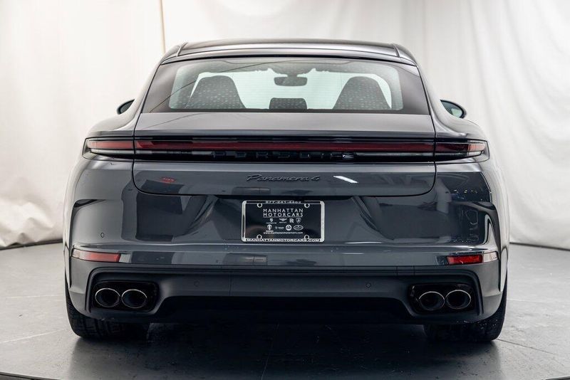 2025 Porsche Panamera 4Image 4