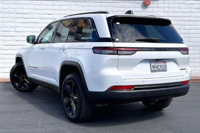 Used 2024 Jeep Grand Cherokee LimitedImage 10