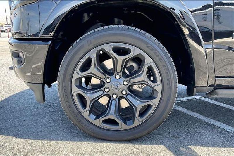 Used 2022 RAM 1500 LimitedImage 8