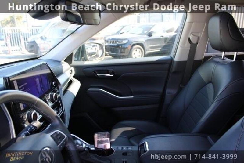 2024 Toyota Highlander XLEImage 35