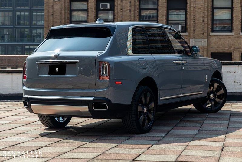 2020 Rolls-Royce Cullinan BaseImage 2