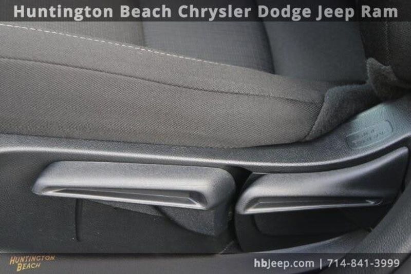 2025 Honda Civic LXImage 30