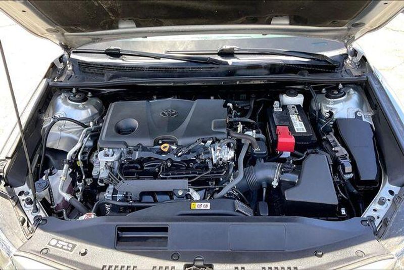 Used 2021 Toyota Camry SEImage 9