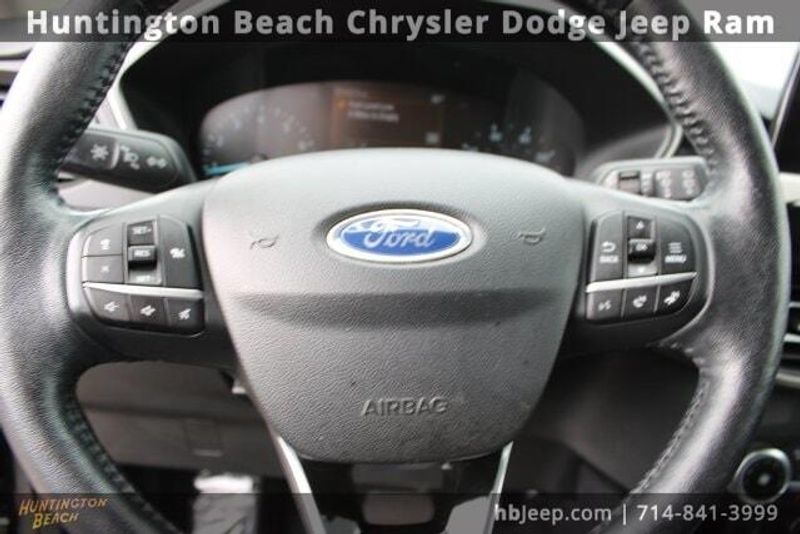 2020 Ford Escape SELImage 17