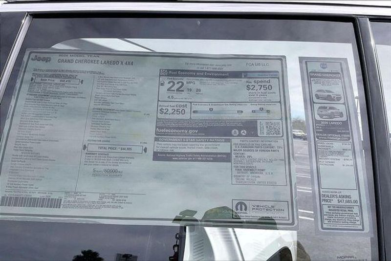 New 2026 Jeep Grand Cherokee Laredo X 4x4Image 16