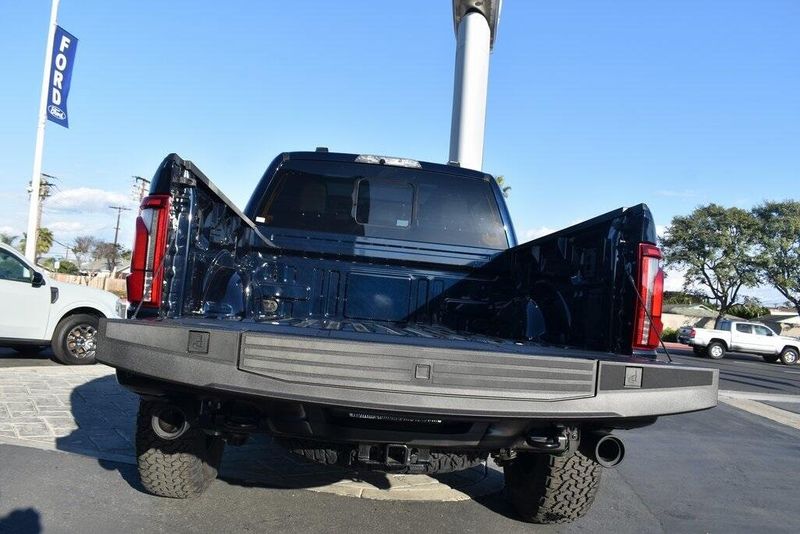 2025 Ford F-150 Raptor RImage 8
