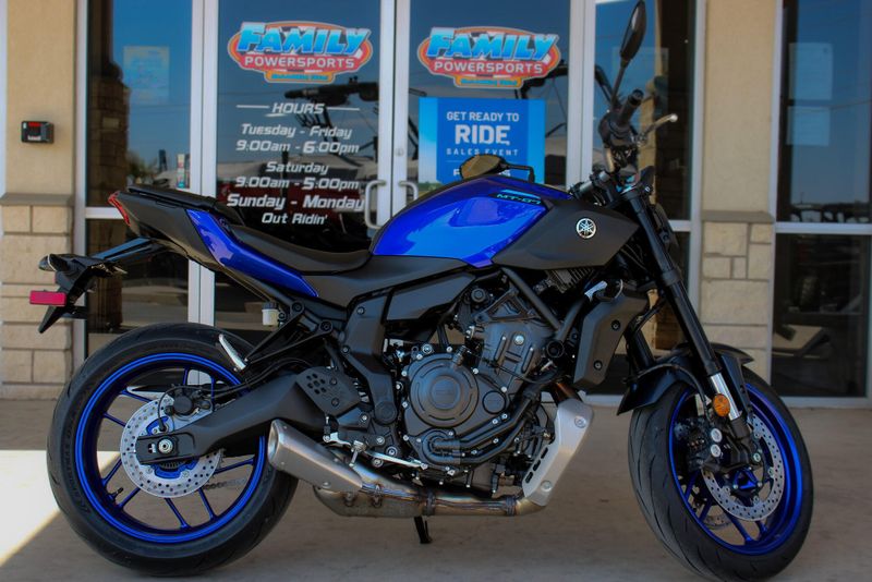 2025 YAMAHA MT07 TEAM BLUE 