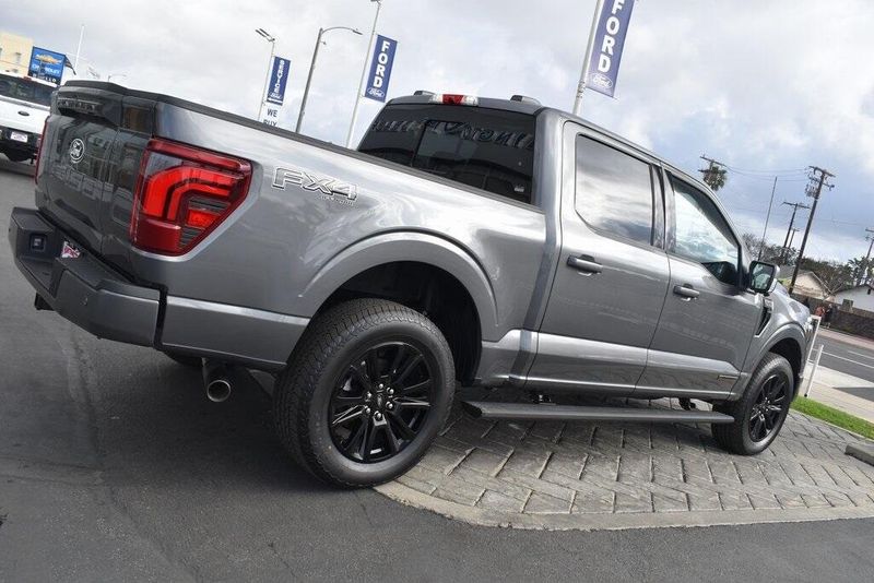 2025 Ford F-150 PlatinumImage 2