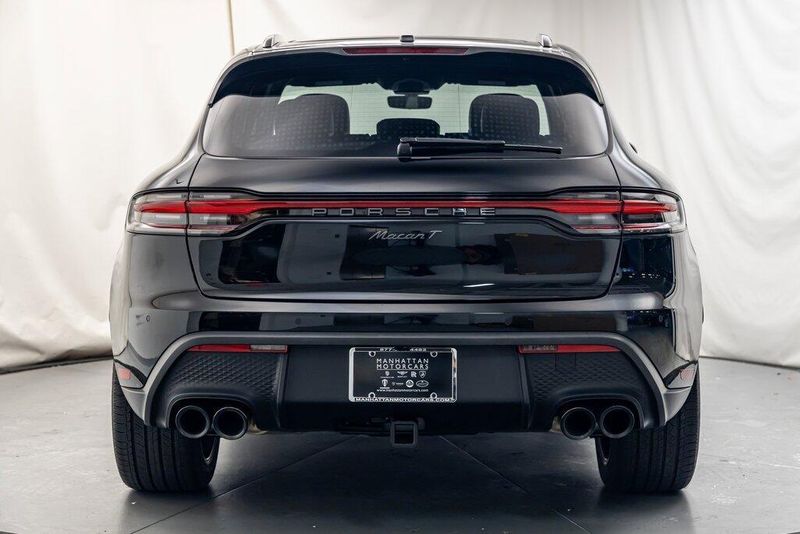 2024 Porsche Macan BaseImage 4