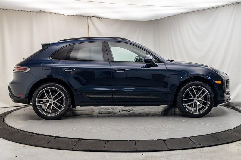 2022 Porsche Macan SImage 6