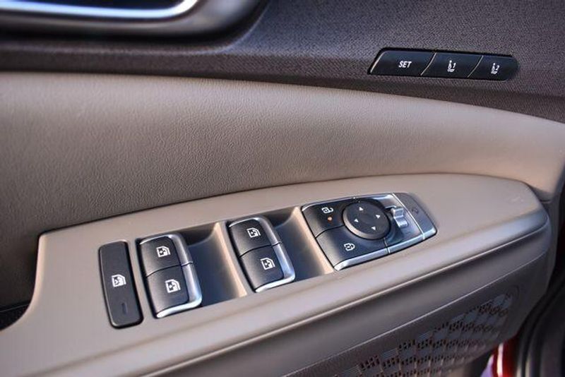 New 2026 Kia Carnival Hybrid EXImage 23