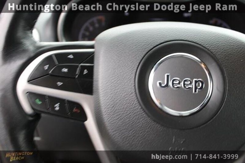 2021 Jeep Grand Cherokee Laredo XImage 21