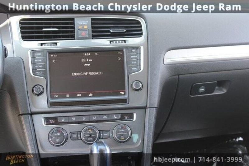 2016 Volkswagen e-Golf SEL PremiumImage 14