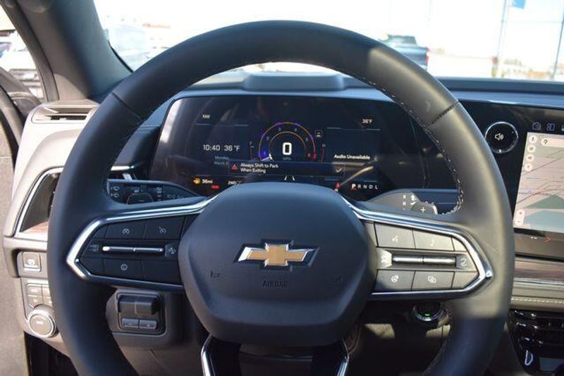 New 2026 Chevrolet Suburban PremierImage 40