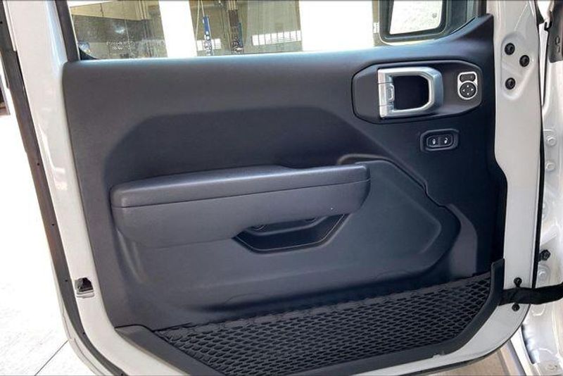 Used 2024 Jeep Gladiator RubiconImage 22