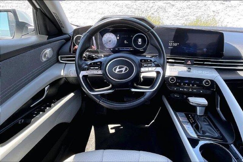 Used 2024 Hyundai Elantra LimitedImage 4