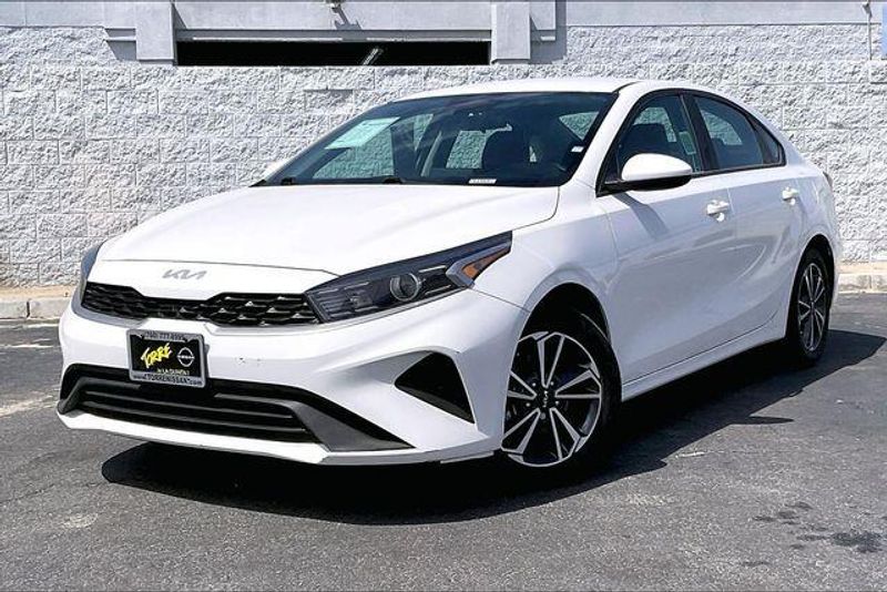 Used 2023 Kia Forte LXSImage 1