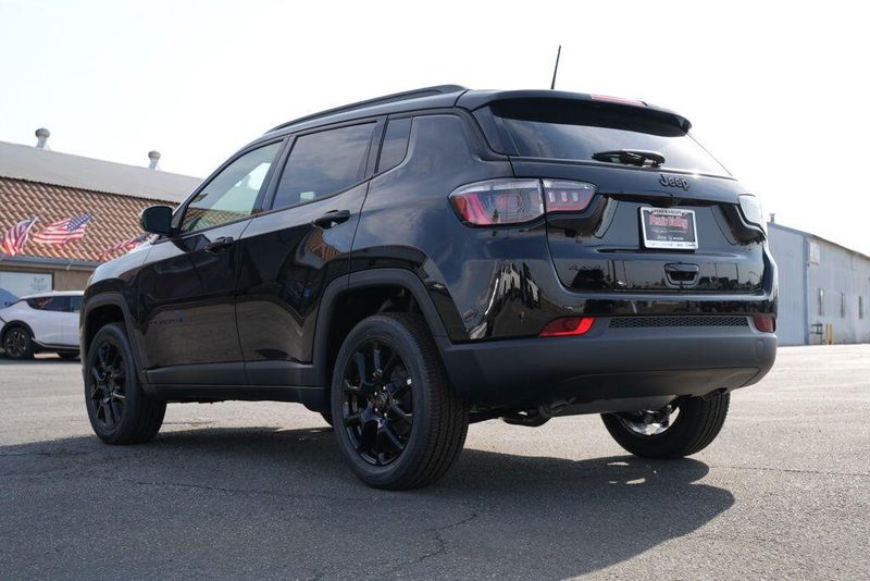 New 2026 Jeep Compass LatitudeImage 5