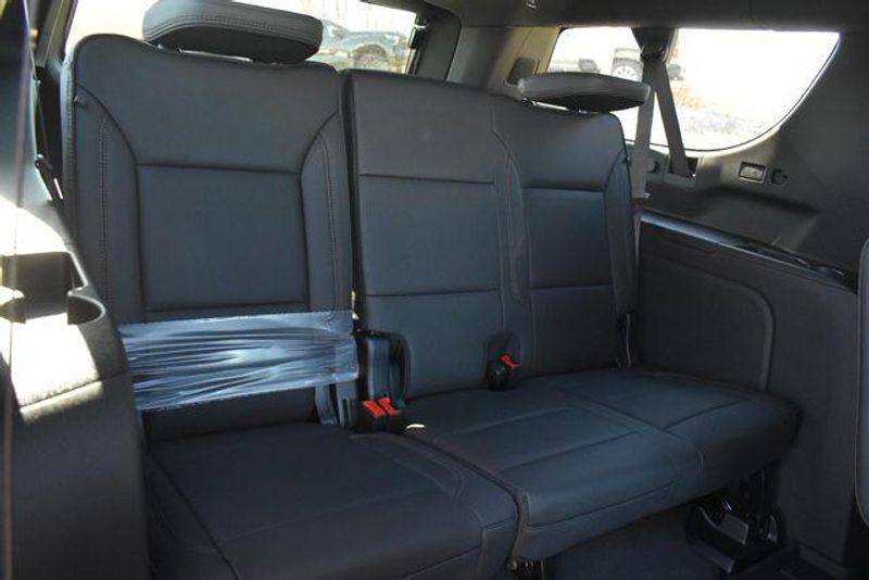 New 2026 Chevrolet Suburban High CountryImage 21