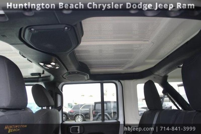 2022 Jeep Wrangler Unlimited SaharaImage 40
