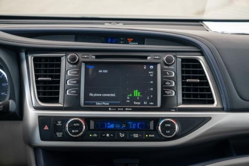 Used 2019 Toyota Highlander LE PlusImage 16