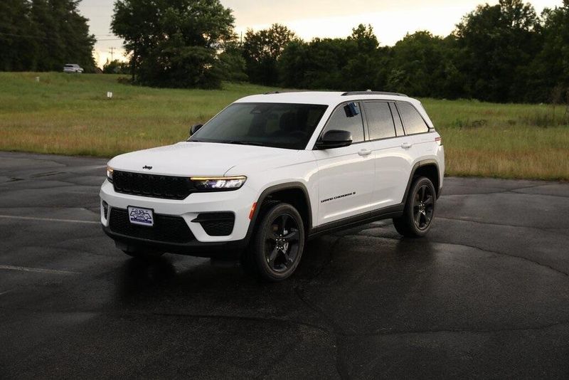 2025 Jeep Grand Cherokee Altitude 4x2Image 5