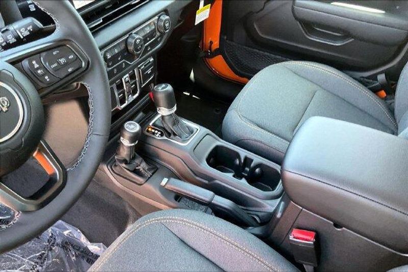 New 2026 Jeep Wrangler 4-door Sport SImage 7