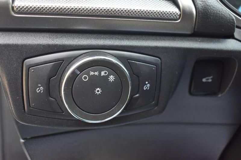 Used 2017 Ford Fusion SEImage 22