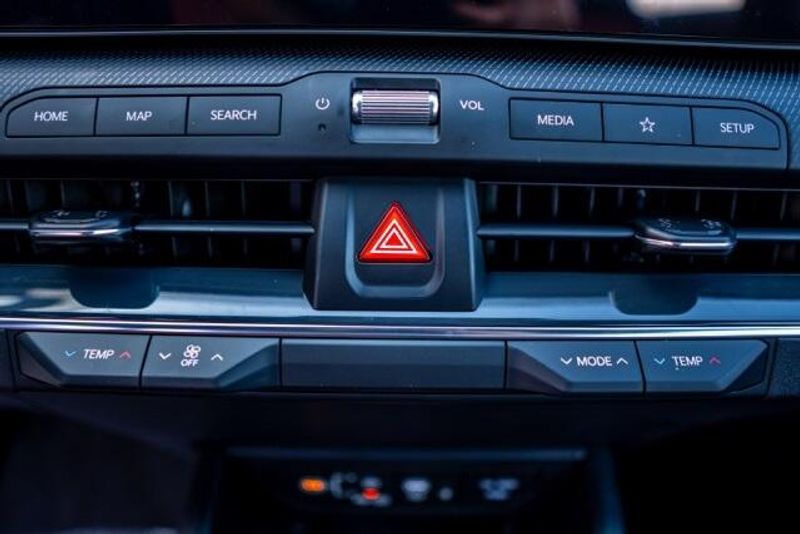 New 2025 Kia K4 GT-LineImage 17