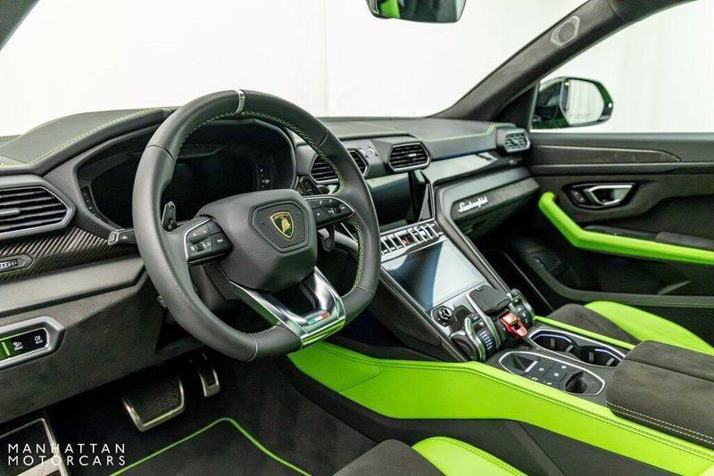 2021 Lamborghini Urus Pearl CapsuleImage 13