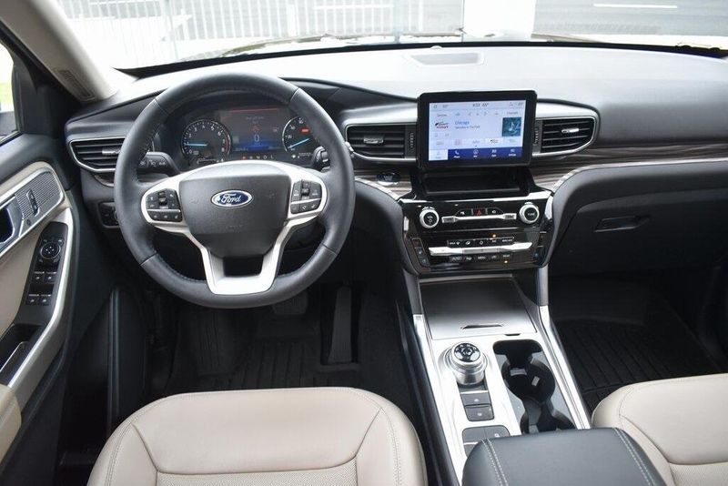 Used 2023 Ford Explorer LimitedImage 14