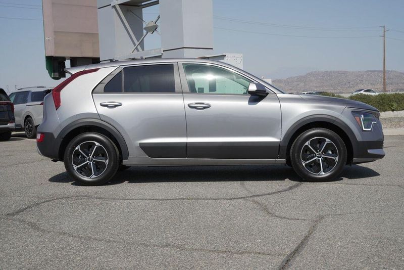 New 2026 Kia Niro EXImage 8