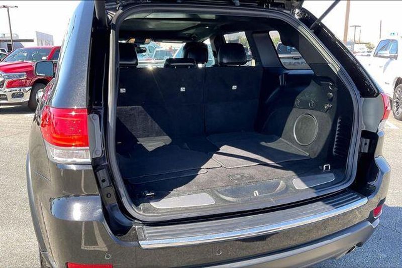 Used 2018 Jeep Grand Cherokee LimitedImage 32