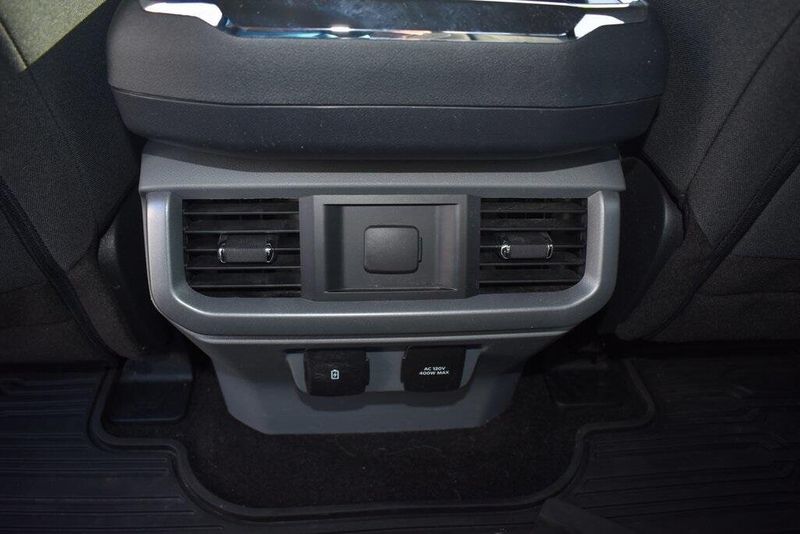 2022 Ford F-150 XLTImage 11