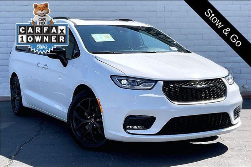 Used 2026 Chrysler Pacifica LimitedImage 12