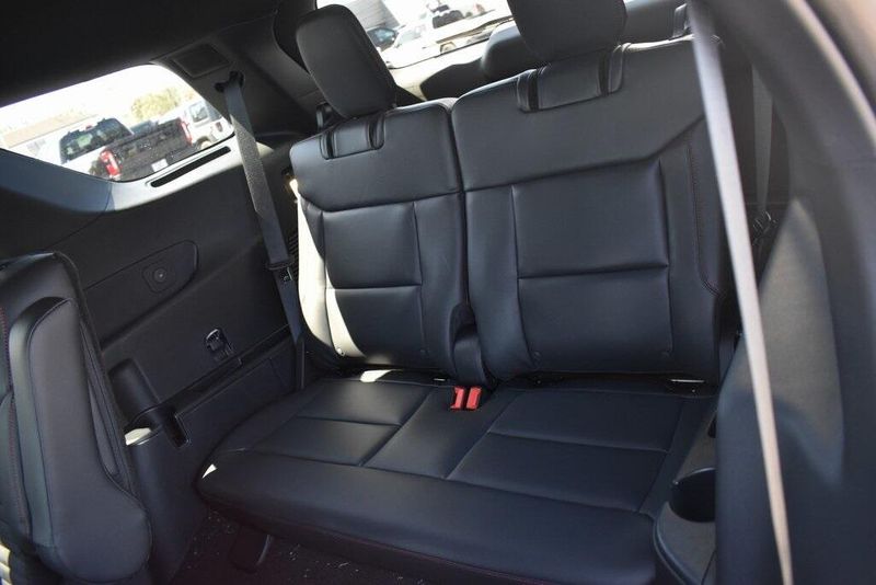 2025 Ford Explorer ST-LineImage 9