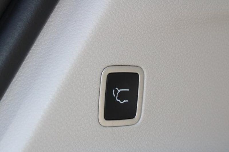 2024 Chrysler Voyager LX PhenixImage 33