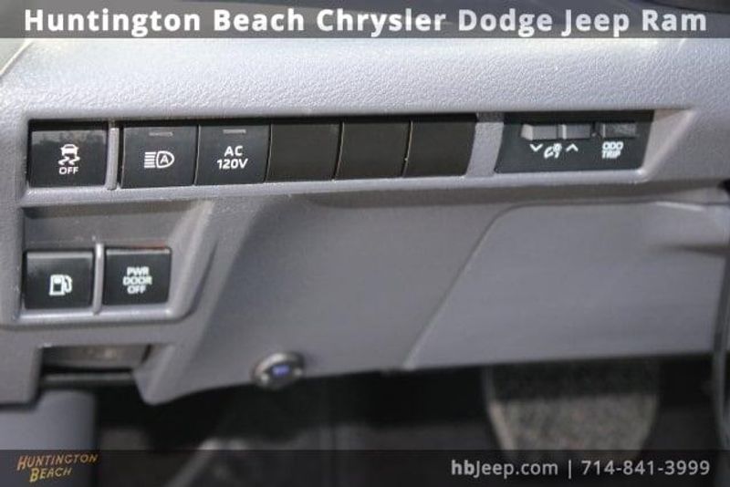 2023 Toyota Sienna LimitedImage 14