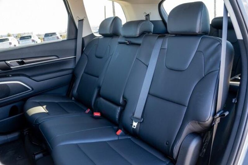 New 2025 Kia Telluride LXImage 14
