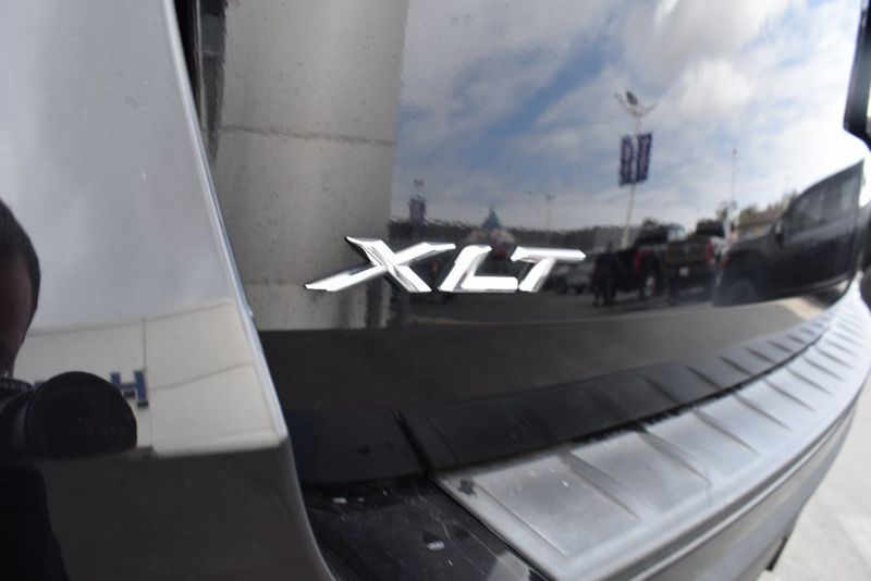 2021 Ford Explorer XLTImage 6