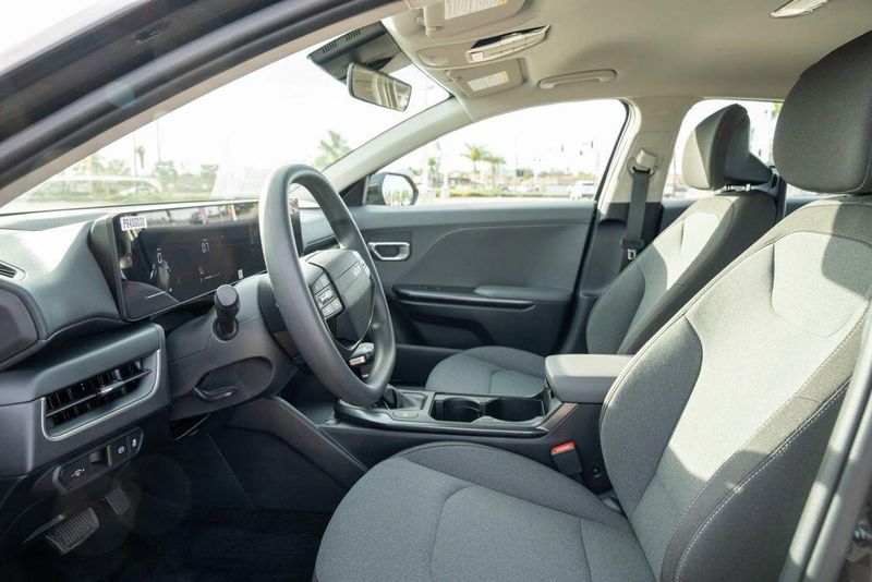 Used 2025 Kia K4 LXImage 11